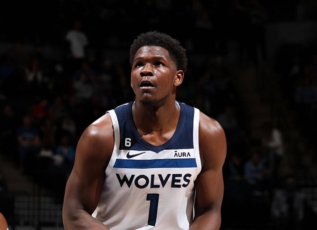 了众多目光 了众多目光